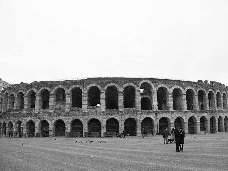 Descubra a Magnífica Arena de Verona: Um Palco Eterno de Cultura e Música